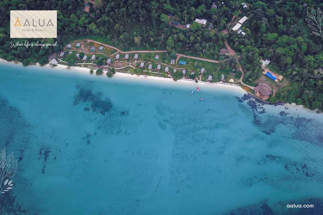 AALUA Resort pool 3
