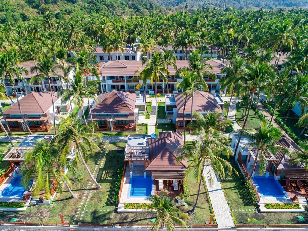 Jasmine Ngapali Villas pool 1