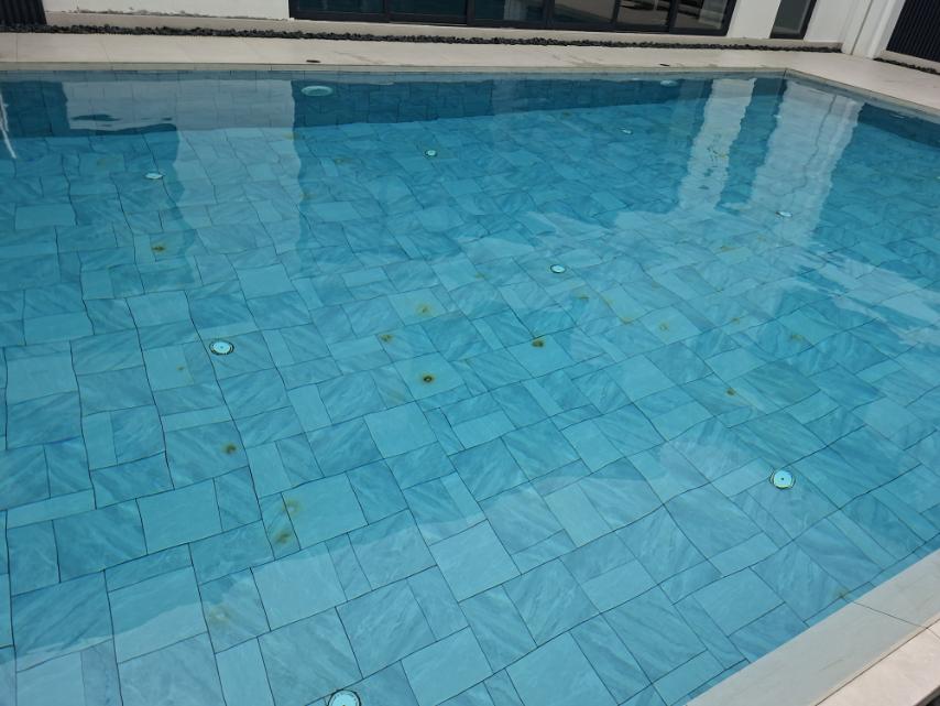 Kan Yeik Thar Residence pool  2