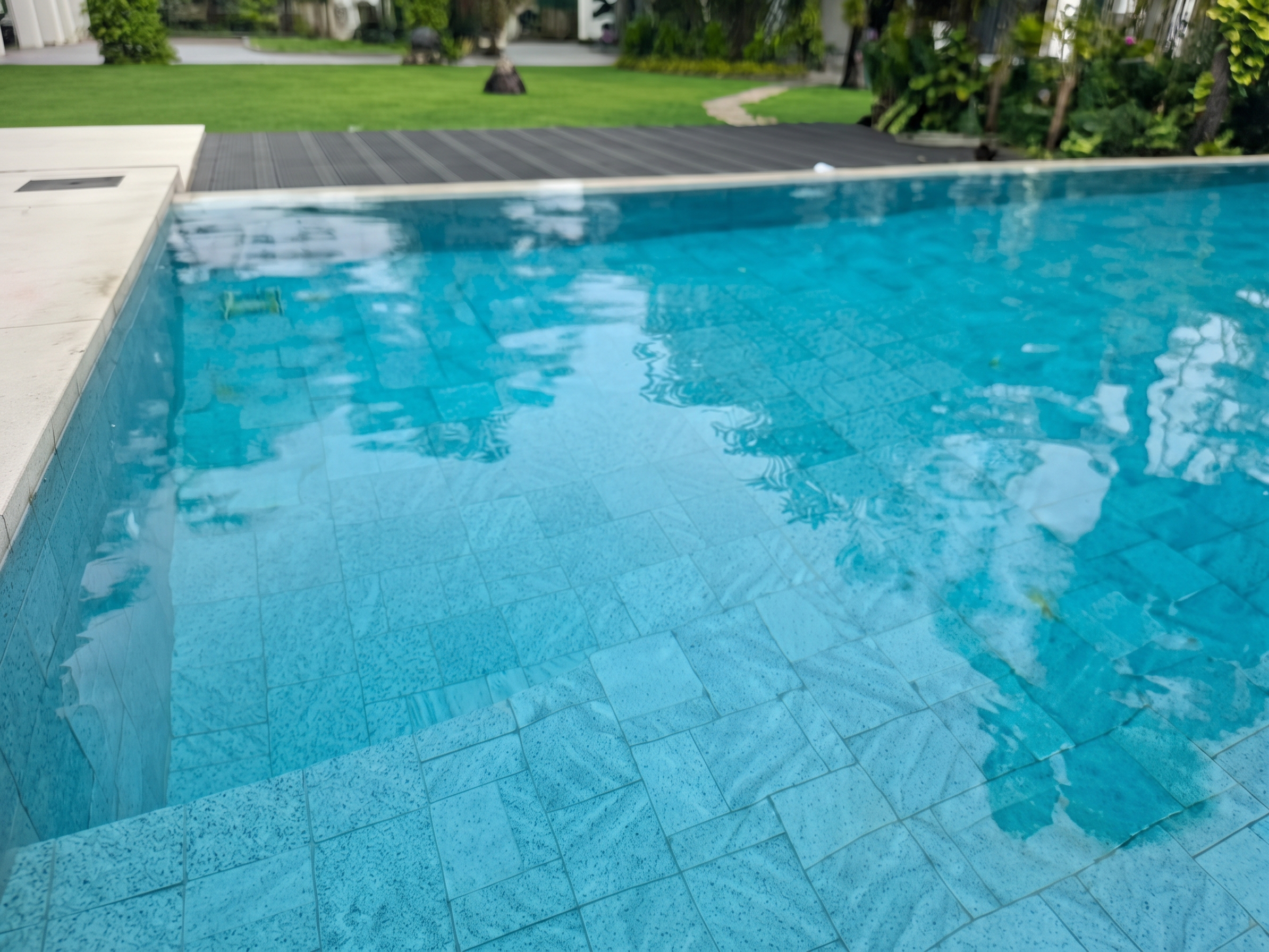 Kan Yeik Thar Residence pool  4