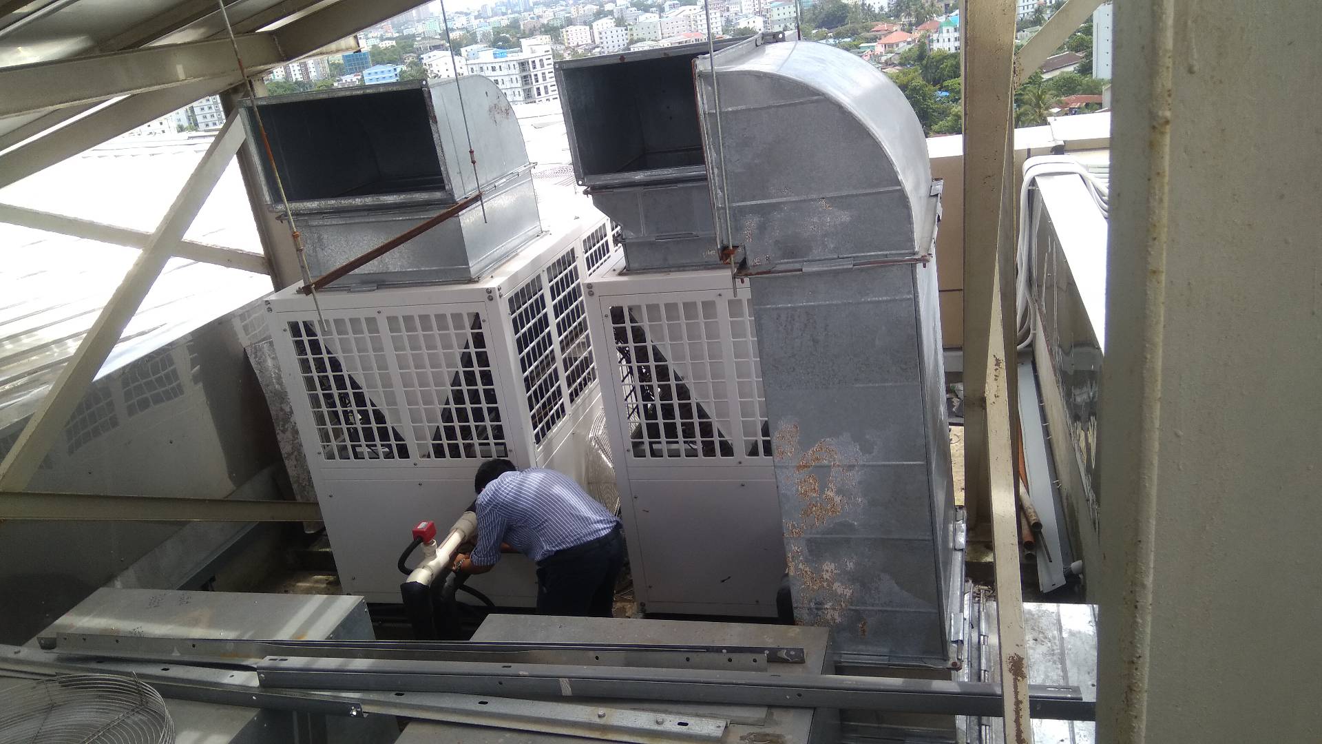 Grand Mercure Hotel pump photo 4